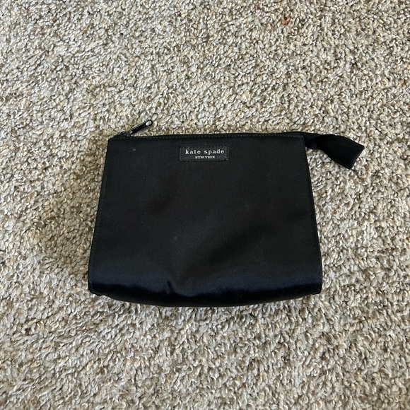 Kate Spade New York Sam Icon Cosmetic Case Black Nylon Travel Makeup Keys Bars - Picture 1 of 10